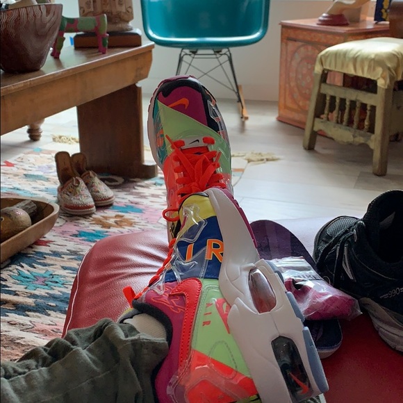 Meet your Posher, Jennifer - Picture 1 of 1